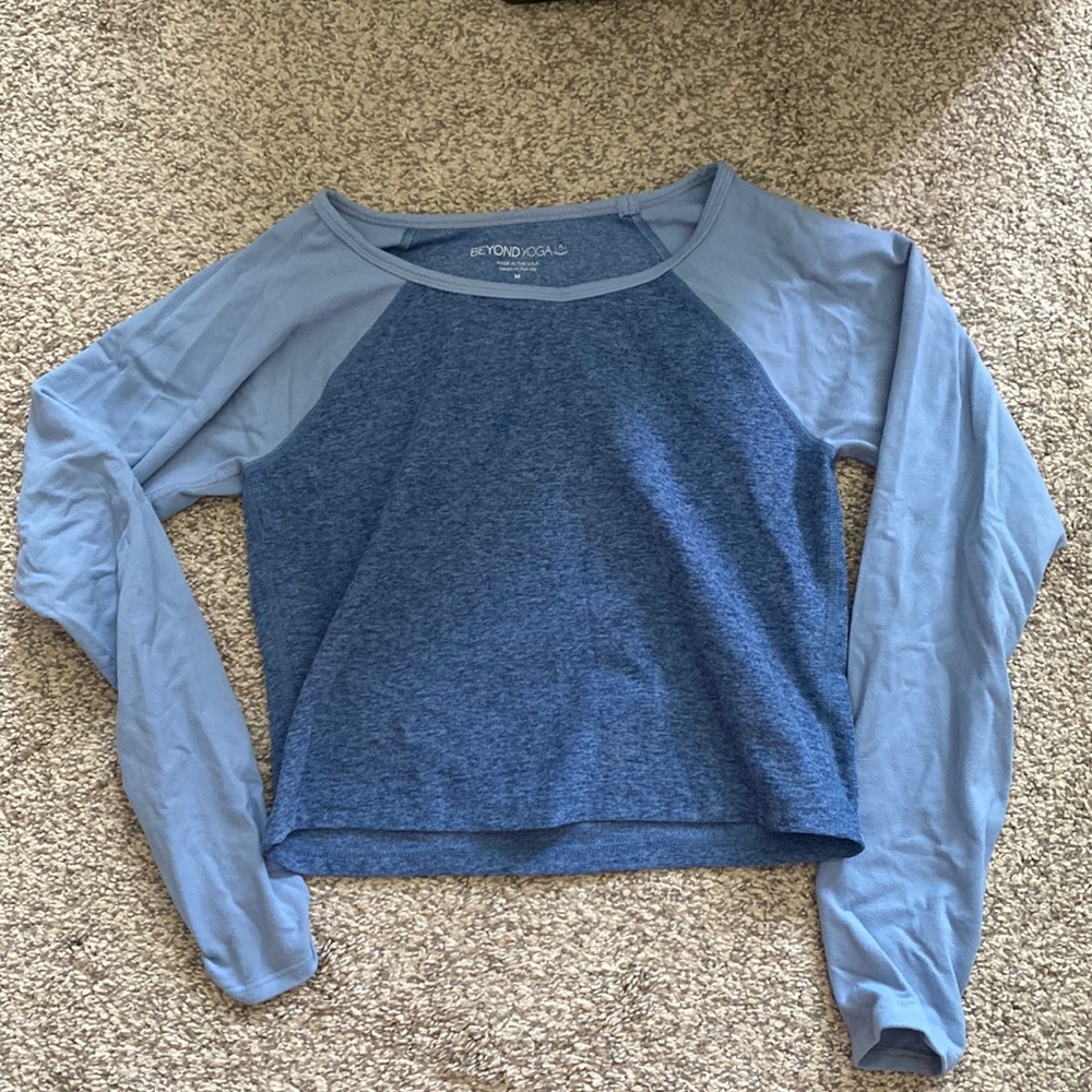 Beyond yoga fitted crop top medium